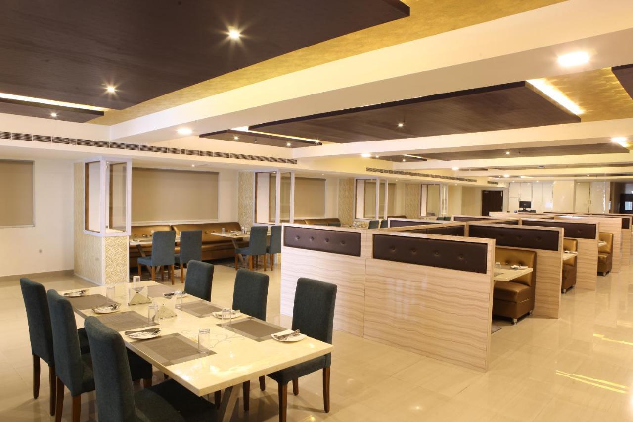 Nova Pride Hotel 하이데라바드 외부 사진