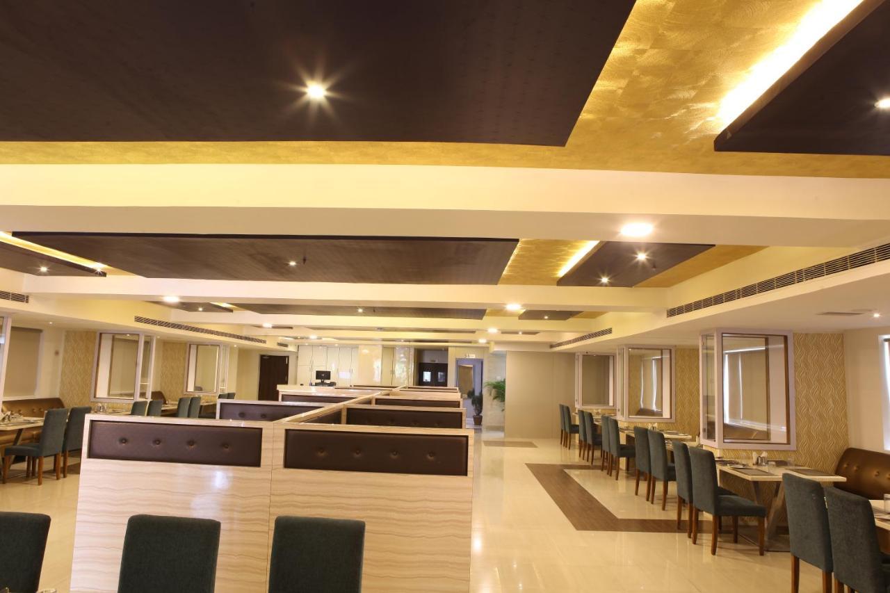 Nova Pride Hotel 하이데라바드 외부 사진