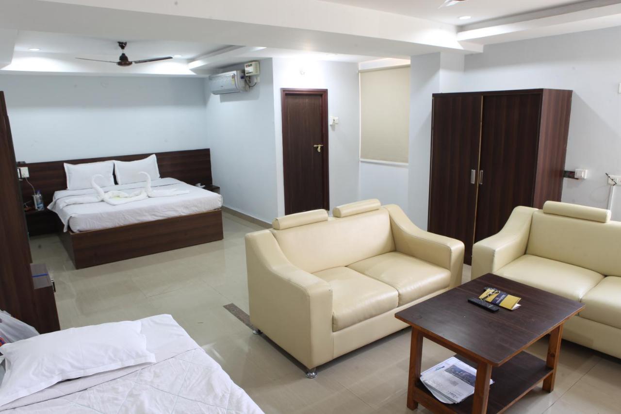 Nova Pride Hotel 하이데라바드 외부 사진