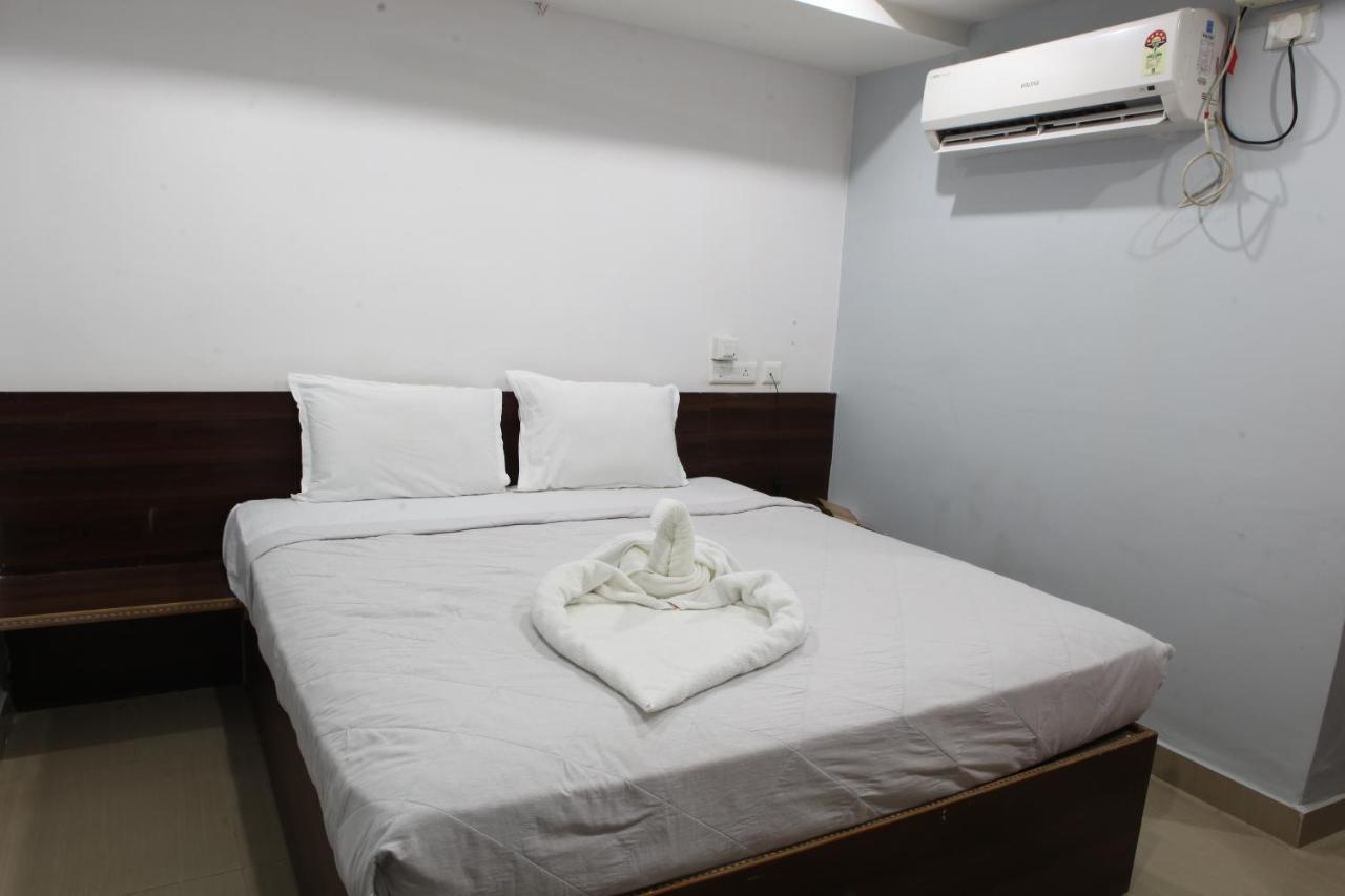 Nova Pride Hotel 하이데라바드 외부 사진